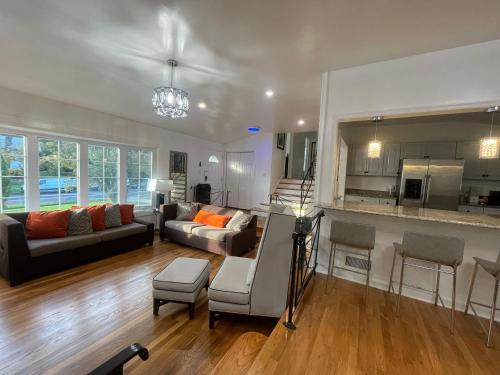 Entire 5 Bedrooms Home near DC and Metro in Silver Spring (Maryland) Entire 5 Bedrooms Home near DC and Metro in Silver Spring (Maryland)