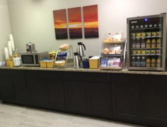 餐飲選擇, 塞勒斯堡溫德姆戴斯套房酒店 (Days Inn & Suites by Wyndham Sellersburg) in 塞勒斯堡 (IN) 餐飲選擇, 塞勒斯堡溫德姆戴斯套房酒店 (Days Inn & Suites by Wyndham Sellersburg) in 塞勒斯堡 (IN)