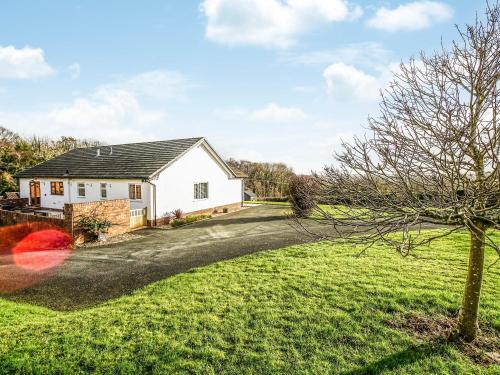 A szálláshely kívülről, Godre'r Coed in Trevor A szálláshely kívülről, Godre'r Coed in Trevor