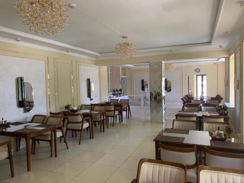 Exterior view, Hotel crystal palace in Urgench Exterior view, Hotel crystal palace in Urgench