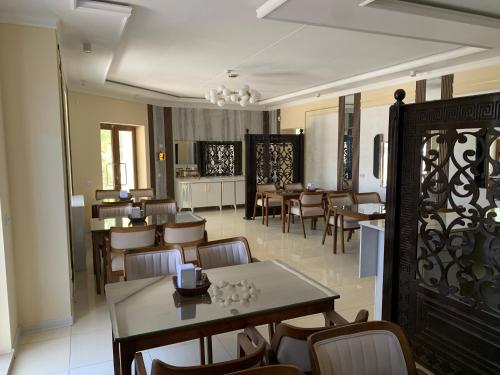 Restaurant, Hotel crystal palace in Urgench Restaurant, Hotel crystal palace in Urgench