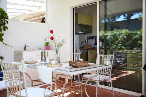 VILLA BY THE SEA - Accesso Privato al Mare in San Vito VILLA BY THE SEA - Accesso Privato al Mare in San Vito