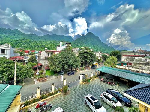 Loop Central Stay Tour & Motorbike Rental in Ha Giang Loop Central Stay Tour & Motorbike Rental in Ha Giang