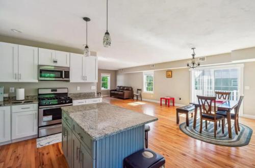 Elegant 3BR Home in Worcester in Worcester (Massachusetts) Elegant 3BR Home in Worcester in Worcester (Massachusetts)