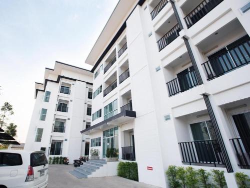 B2 Korat Boutique and Budget Hotel in Накхонратчасима B2 Korat Boutique and Budget Hotel in Накхонратчасима
