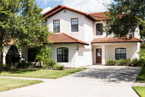 This photo about High Grove Resort - 320 shared on HyHotel.com