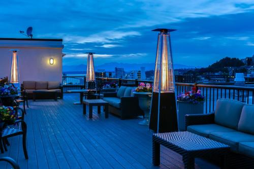 Uitzicht, The Mediterranean Inn near Olympic Sculpture Park Uitzicht, The Mediterranean Inn near Olympic Sculpture Park