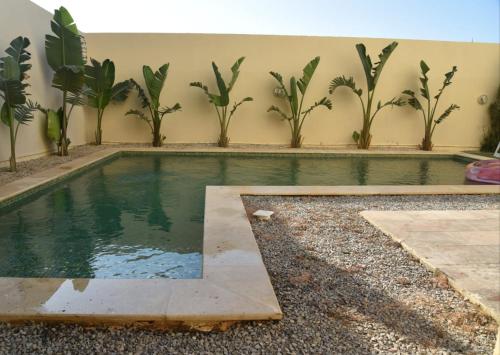 Kolam renang, VILLA DAR EMNA in Ezzahra (Bin `Arus) Kolam renang, VILLA DAR EMNA in Ezzahra (Bin `Arus)