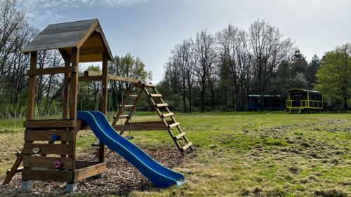 ملعب للأطفال, Domaine de la Grangée (Domaine de la Grangee) in لا شابيل بلانش سان مارتان ملعب للأطفال, Domaine de la Grangée (Domaine de la Grangee) in لا شابيل بلانش سان مارتان