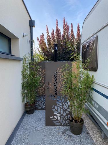 La Croisée, Caravane avec toilette et lavabo - particulier (La Croisee, Caravane avec toilette et lavabo - particulier) in Montmerle Sur Saone La Croisée, Caravane avec toilette et lavabo - particulier (La Croisee, Caravane avec toilette et lavabo - particulier) in Montmerle Sur Saone