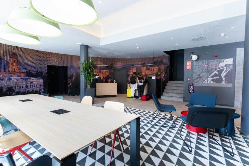 Empfangshalle, ibis Malaga Centro Ciudad in Málaga Empfangshalle, ibis Malaga Centro Ciudad in Málaga