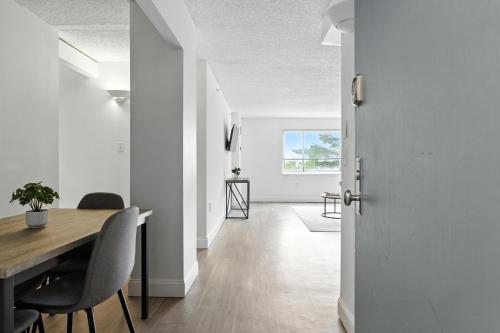 Legacy At Imperial Village 214 I 2 Bed 2 Bath near Richmond Nemzetközi Versenypálya Legacy At Imperial Village 214 I 2 Bed 2 Bath near Richmond Nemzetközi Versenypálya