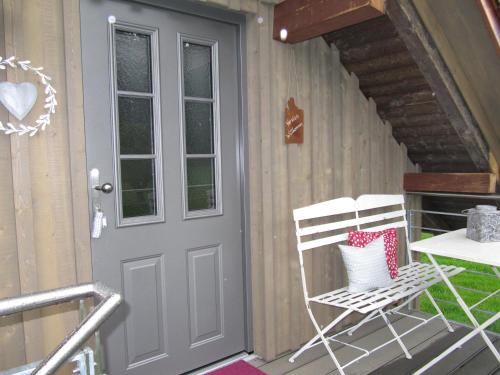 شرفة/ تراس, Claudis Ferienhäusle (Claudis Ferienhausle) in Amtzell شرفة/ تراس, Claudis Ferienhäusle (Claudis Ferienhausle) in Amtzell