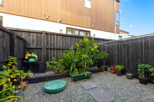 花園, Harborlight--Modern 2 Bedroom Townhouse in Hobsonville in 賀生維爾 花園, Harborlight--Modern 2 Bedroom Townhouse in Hobsonville in 賀生維爾
