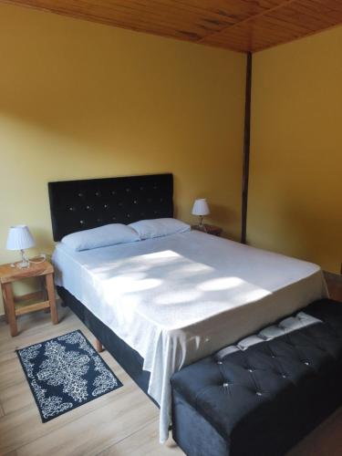 Cantinho do sossego - spacious house in Santa Clara Cantinho do sossego - spacious house in Santa Clara