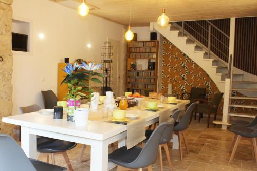 Ételek és italok, Les Pascals in Saint Paul Les Romans Ételek és italok, Les Pascals in Saint Paul Les Romans