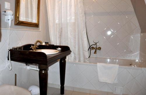 This photo about Dwor Sierakow shared on HyHotel.com