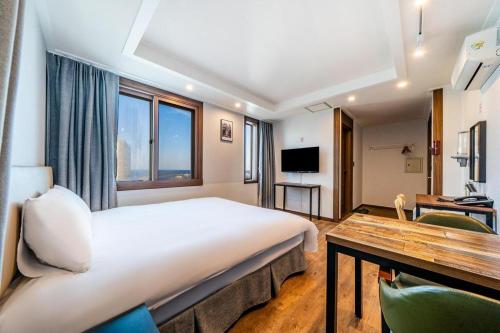 Check Inn Hotel near Dongmun Market Check Inn Hotel near Dongmun Market