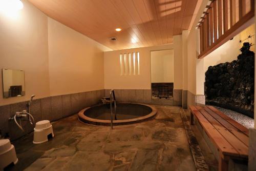 Hot spring bath, 熱海温泉 法悦 旅館 in Kinomiya Hot spring bath, 熱海温泉 法悦 旅館 in Kinomiya