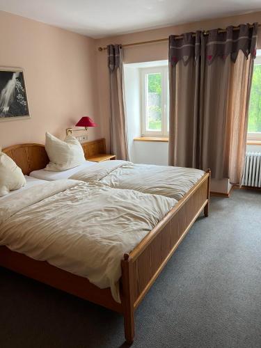 Hotel Restaurant Lavelle in Bliesmengen-Mandelbachtal Hotel Restaurant Lavelle in Bliesmengen-Mandelbachtal