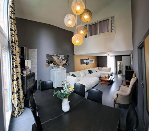 Facilities, Large family home between Paris in Disneyland, with swimming-pool in Noisiel Facilities, Large family home between Paris in Disneyland, with swimming-pool in Noisiel