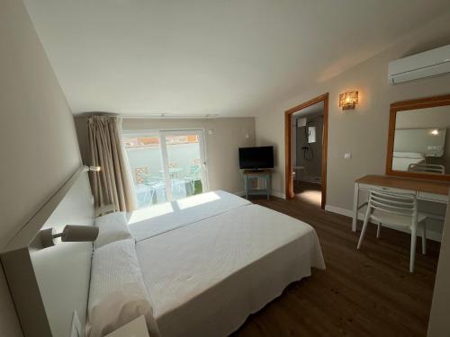 Aparthotel Bahia Pinosol in Adsubia Aparthotel Bahia Pinosol in Adsubia