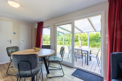 Welcome in - Chalet Bosdier, Camping de Duinhoeve Burgh-Haamstede in Nieuw-Haamstede Welcome in - Chalet Bosdier, Camping de Duinhoeve Burgh-Haamstede in Nieuw-Haamstede