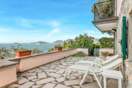 La terrazza sul mare Private parking AC Big terrace in Lerici La terrazza sul mare Private parking AC Big terrace in Lerici