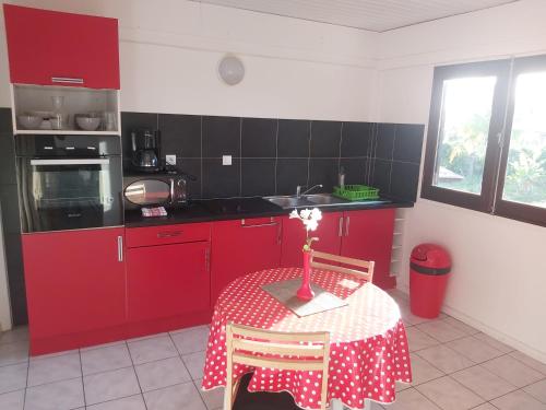 Konyha, Au Petit Canal Fleuri in Remire-Montjoly Konyha, Au Petit Canal Fleuri in Remire-Montjoly