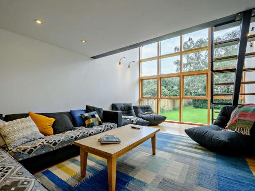 المرافق, 6 Bed in Lechlade 93251 in Lechlade المرافق, 6 Bed in Lechlade 93251 in Lechlade