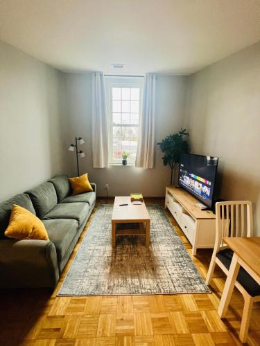 Close to Yale Hospital 1 bed apt in Hamden Close to Yale Hospital 1 bed apt in Hamden
