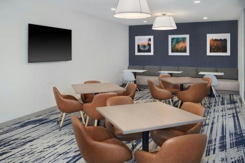 Ruang pertemuan/ballroom, Towneplace Suites Columbus in Columbus (NE) Ruang pertemuan/ballroom, Towneplace Suites Columbus in Columbus (NE)