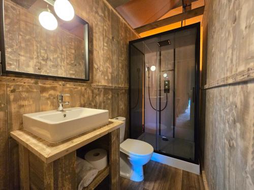 Camping Costa Dorada Tienda Aura in คาเนดเดมาร์ Camping Costa Dorada Tienda Aura in คาเนดเดมาร์