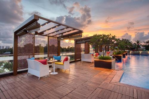 Restaurant, Holiday Inn Cochin By IHG in Kochi Restaurant, Holiday Inn Cochin By IHG in Kochi