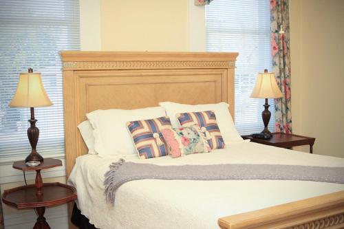 This photo about DuPont Mansion Historic Bed and Breakfast shared on HyHotel.com