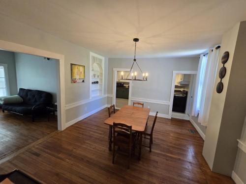 Létesítmények, The Stirton House in Shelburne (NS) Létesítmények, The Stirton House in Shelburne (NS)