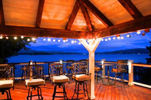 Balcony/terrace, The Juliana Resort in Diamond Point (NY) Balcony/terrace, The Juliana Resort in Diamond Point (NY)