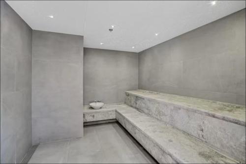 Sauna, 2-Bedroom Apartment in Melbourne CBD with Balcony, Pool & Gym Access in Macleod Sauna, 2-Bedroom Apartment in Melbourne CBD with Balcony, Pool & Gym Access in Macleod