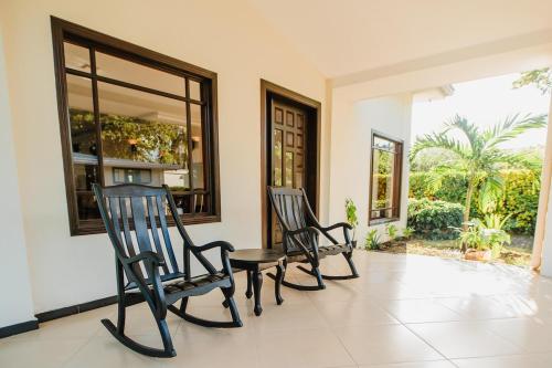 Luxury Oasis in Las Colinas- Elegant 3-Bdrm Villa in Las Colinas Luxury Oasis in Las Colinas- Elegant 3-Bdrm Villa in Las Colinas