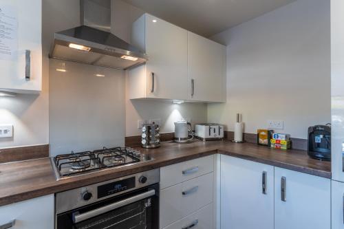 Facilities, Walk to Liverpool Airport - Luxury Stay with EV Charge - Fast WiFi in Liverpool Airport Facilities, Walk to Liverpool Airport - Luxury Stay with EV Charge - Fast WiFi in Liverpool Airport