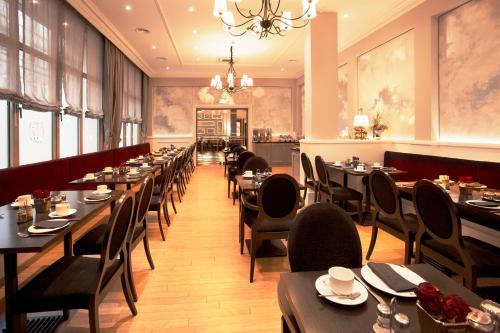 Food and beverages, Victoria Hotel in Frankfurt am Main Food and beverages, Victoria Hotel in Frankfurt am Main