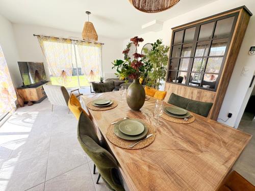 Facilities, Les Rochers - Raffinement boise & Plage a 5 min en voiture - Serenite in Biville-sur-Mer Facilities, Les Rochers - Raffinement boise & Plage a 5 min en voiture - Serenite in Biville-sur-Mer