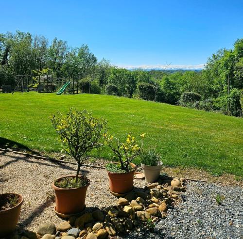 Location avec vue sur Pyrénées (Location avec vue sur Pyrenees) in Madiran Location avec vue sur Pyrénées (Location avec vue sur Pyrenees) in Madiran