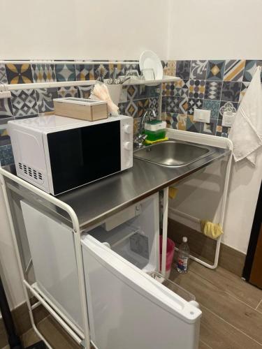 Independent INT-D Room with Bathroom and Break Corner in Rome Suburbs Independent INT-D Room with Bathroom and Break Corner in Rome Suburbs