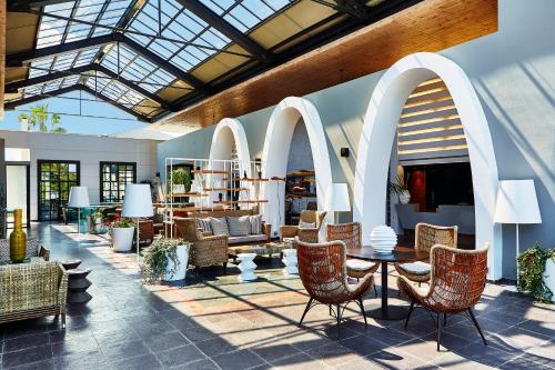 Shared lounge/TV area, Ilio Mare Hotel in Thassos Shared lounge/TV area, Ilio Mare Hotel in Thassos