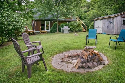 Whitetail Pines Cabin in Кеука Парк (Нью-Йорк) Whitetail Pines Cabin in Кеука Парк (Нью-Йорк)