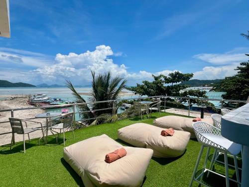 Balcony/terrace, South Beach Inn in Taling Ngam Balcony/terrace, South Beach Inn in Taling Ngam