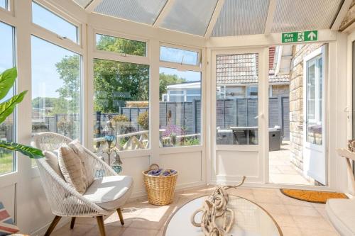 Facilities, Sunset Beach in Freshwater North Facilities, Sunset Beach in Freshwater North