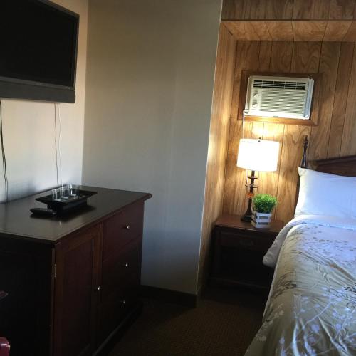 This photo about The Falls Family Lodge shared on HyHotel.com