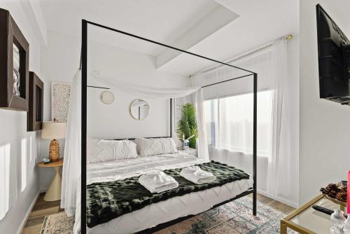 Penthouse South End 1 Bedroom